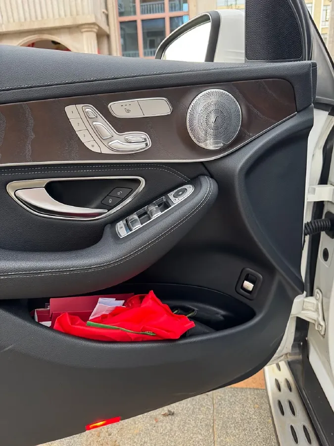 2017 Mercedes-Benz GLC Class 2.0T 245HP L4 9AT,autocango,china used car exporter,china ev exporter,chinese used car exporter,chinese used ev exporter