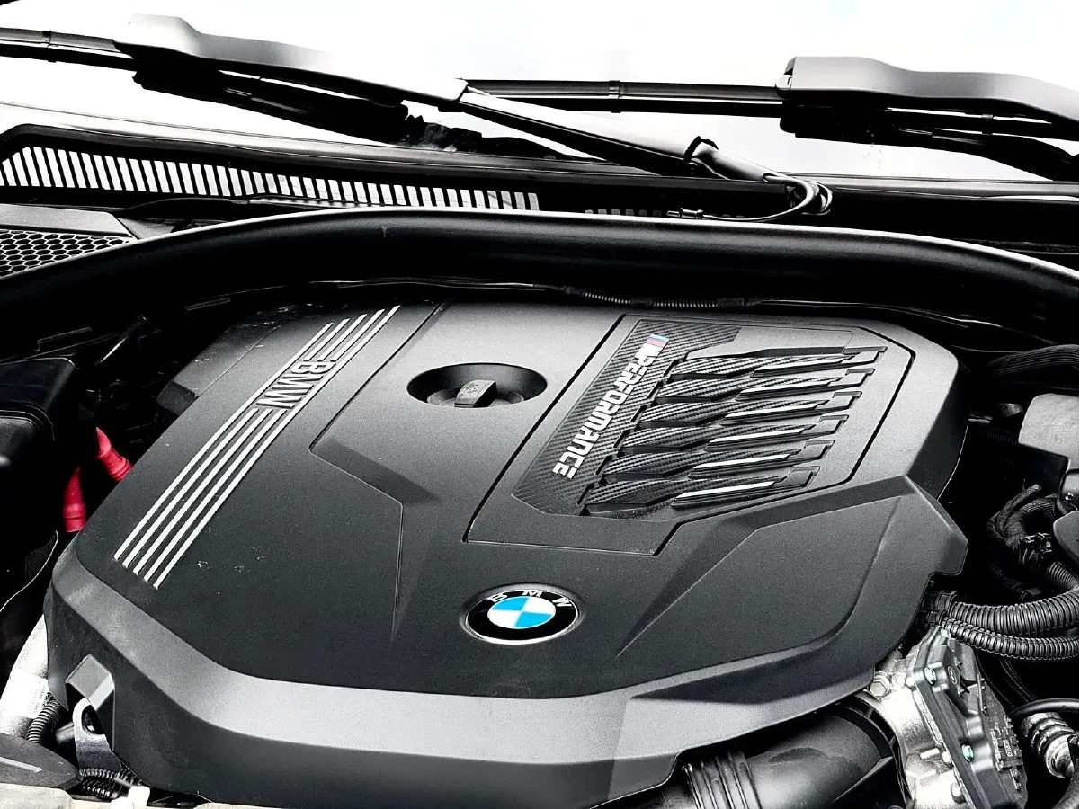 2023 BMW 3.0T 333HP L6 8AT,autocango,china used car exporter,china ev exporter,chinese used car exporter,chinese used ev exporter