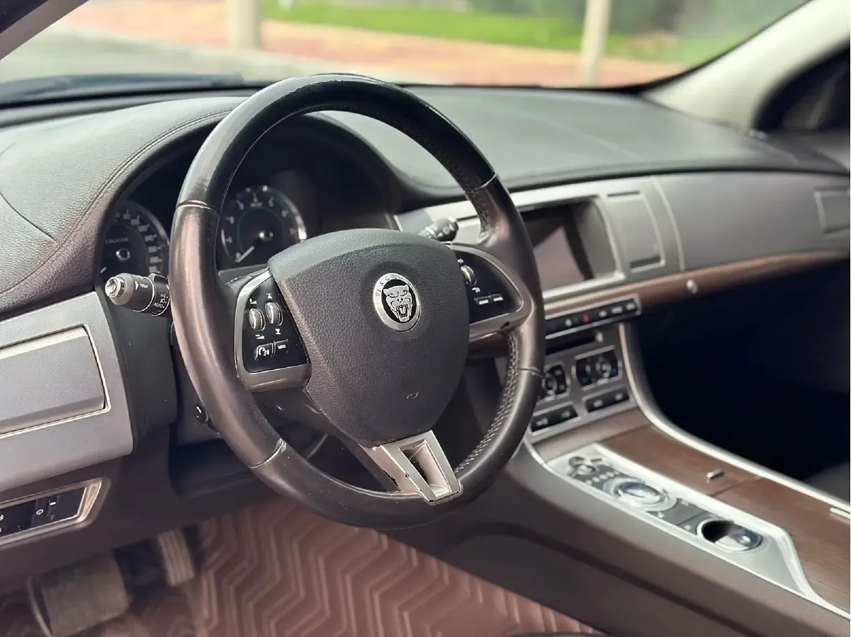 2013 Jaguar XF 3.0T 340HP V6 8AT,autocango,china used car exporter,china ev exporter,chinese used car exporter,chinese used ev exporter