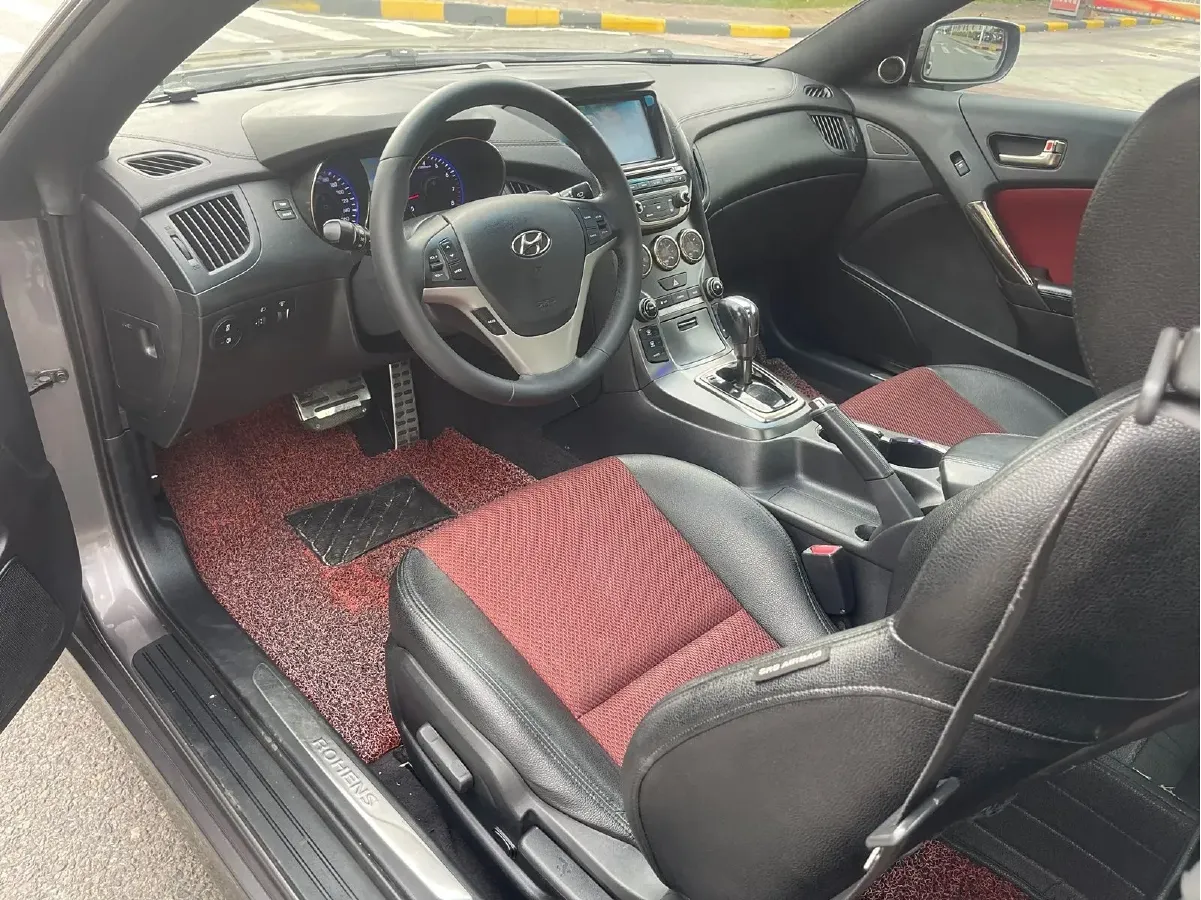 2012 Hyundai Rohens-Coupe 2.0T 260HP L4 8AT,autocango,china used car exporter,china ev exporter,chinese used car exporter,chinese used ev exporter