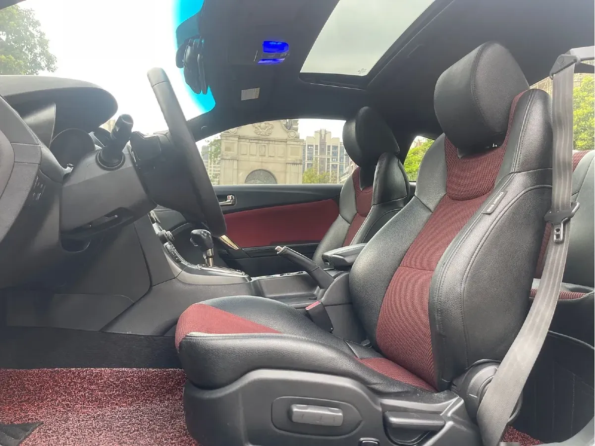 2012 Hyundai Rohens-Coupe 2.0T 260HP L4 8AT,autocango,china used car exporter,china ev exporter,chinese used car exporter,chinese used ev exporter