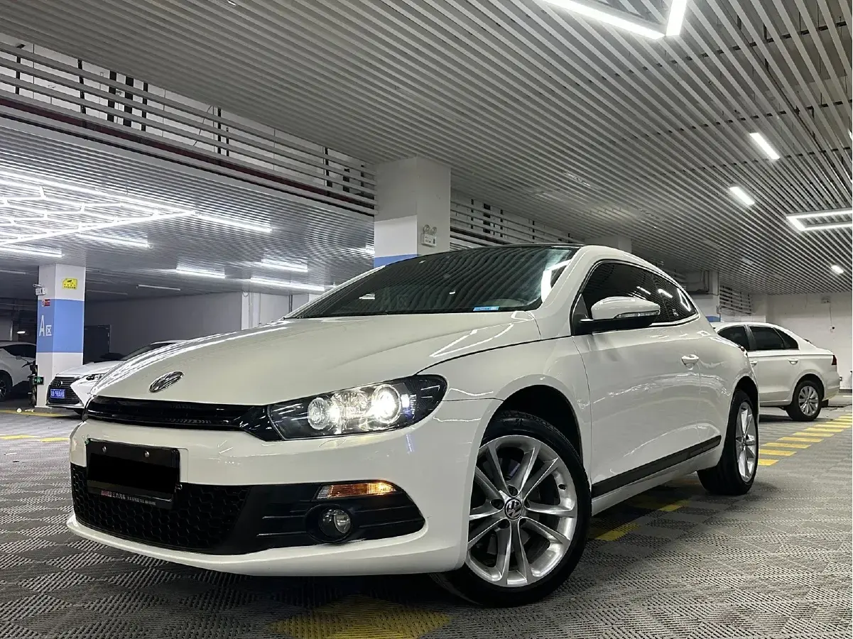 2013 Volkswagen Scirocco 2.0T 211HP L4 6DCT