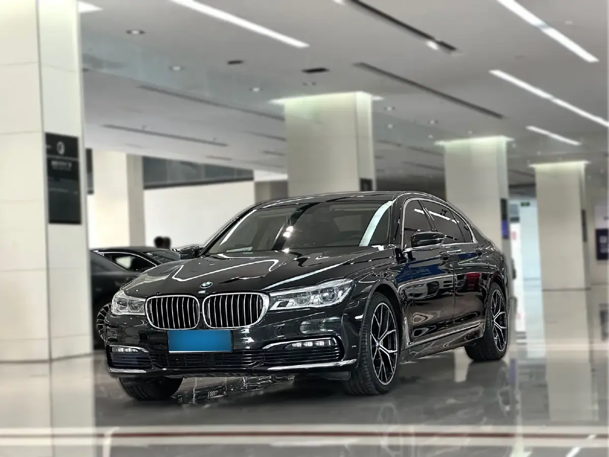 2016 BMW 7 Series 2.0T 258HP L4 8AT