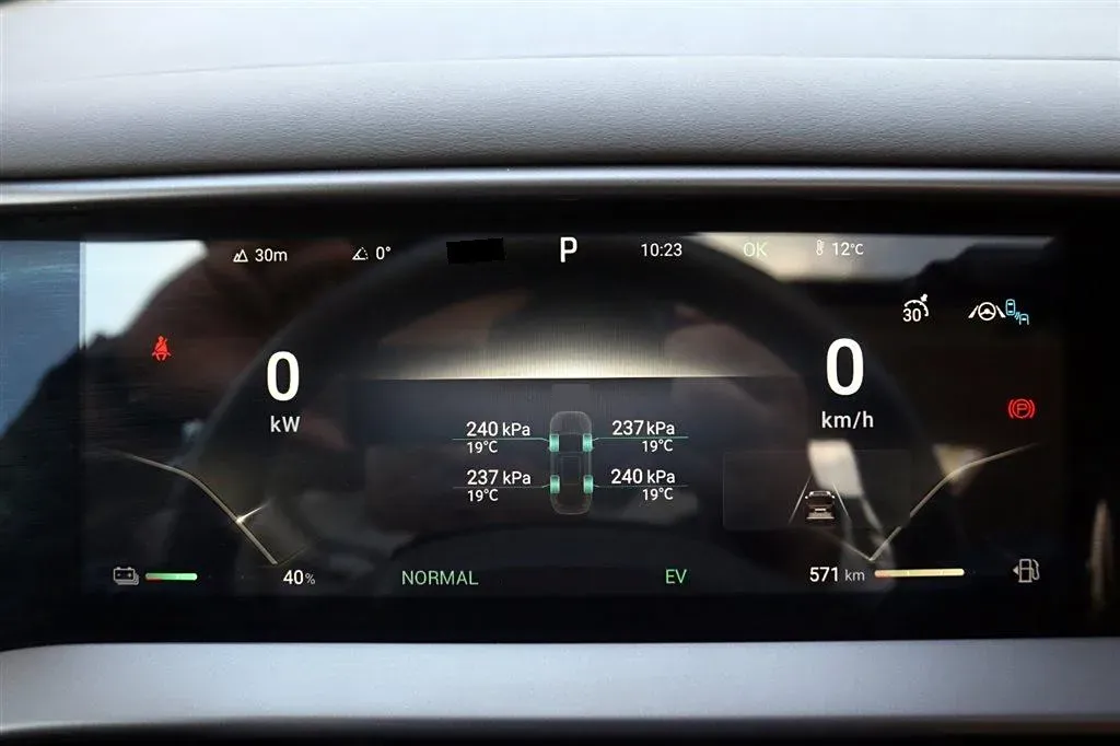 2022 Denza D9 1.5T 139HP L4 E-CVT PHEV 40.06KWH,autocango,china used car exporter,china ev exporter,chinese used car exporter,chinese used ev exporter