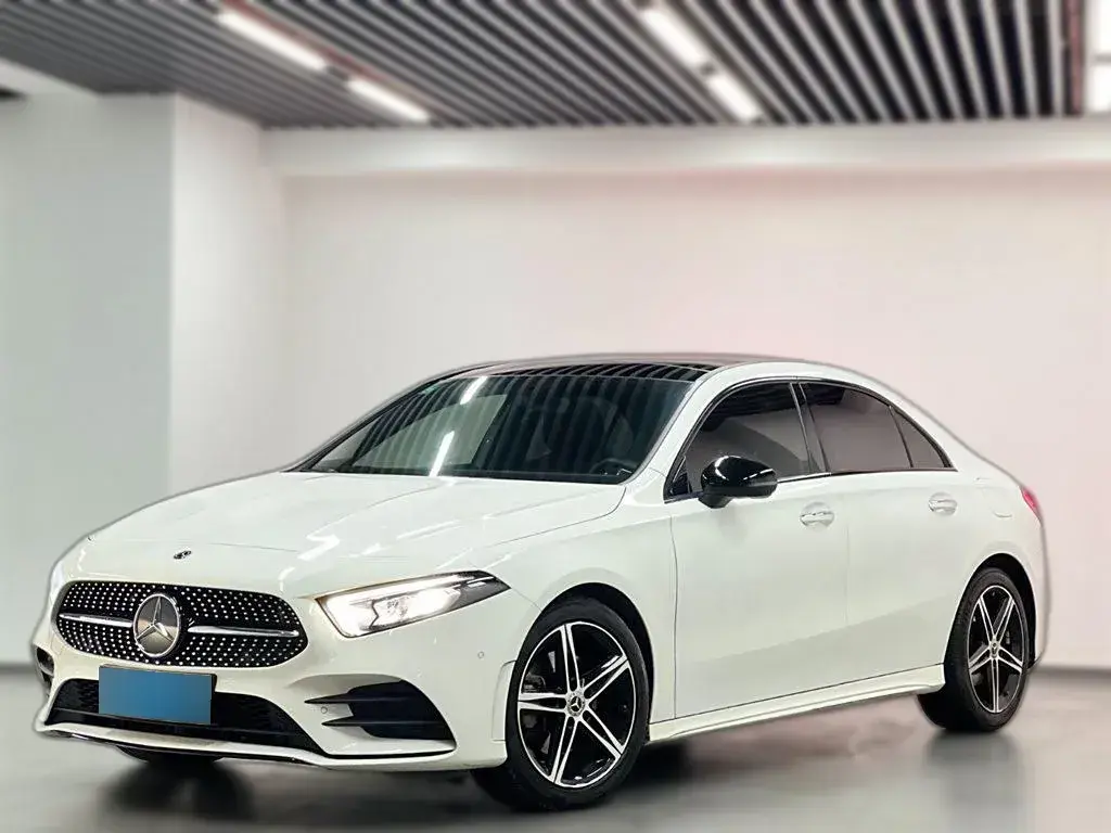 2019 Mercedes-Benz A Class 2.0T 190HP L4 7DCT