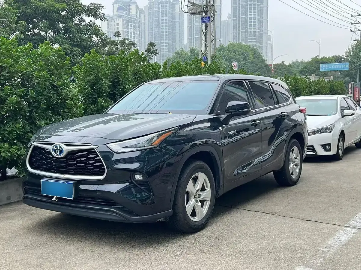 2022 Toyota Highlander 2.5L 192HP L4 E-CVT Hybrid