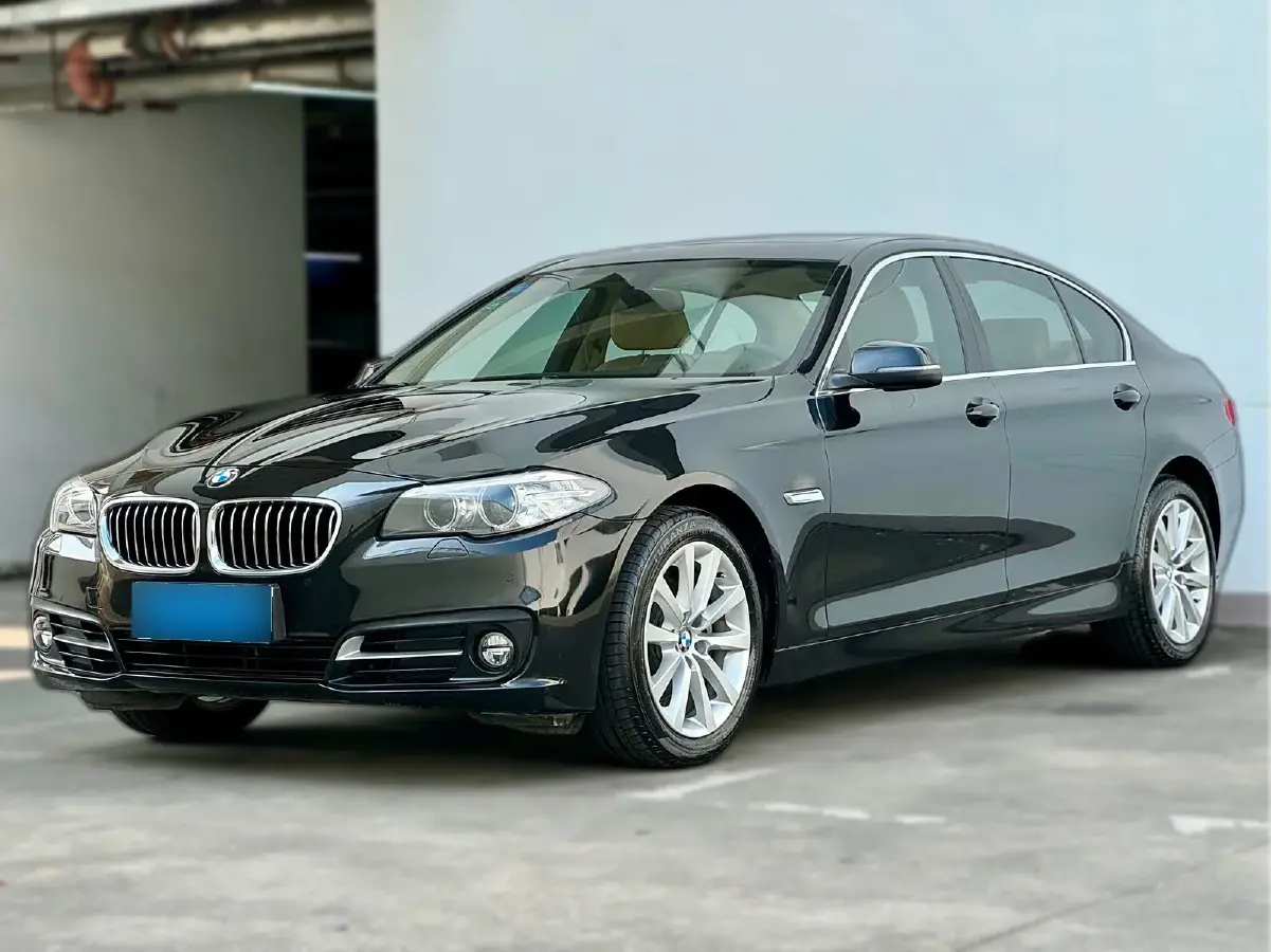 2014 BMW 5 Series 3.0L 258HP L6 8AT