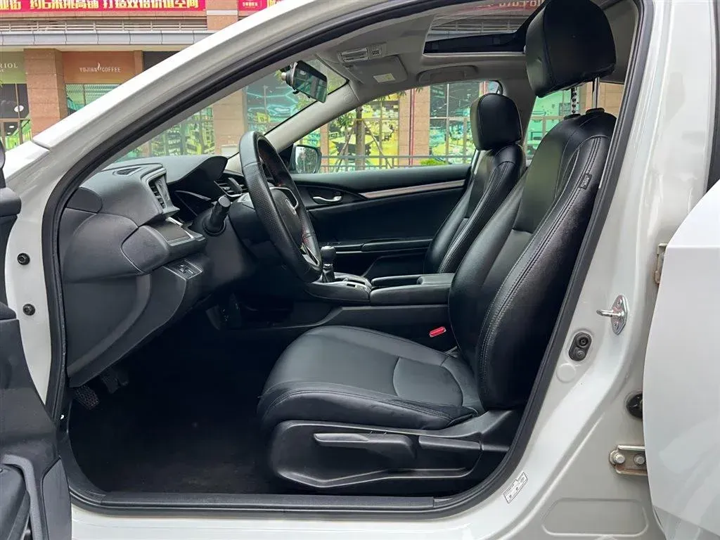 2016 Honda Civic 1.5T 177HP L4 6MT,autocango,china used car exporter,china ev exporter,chinese used car exporter,chinese used ev exporter