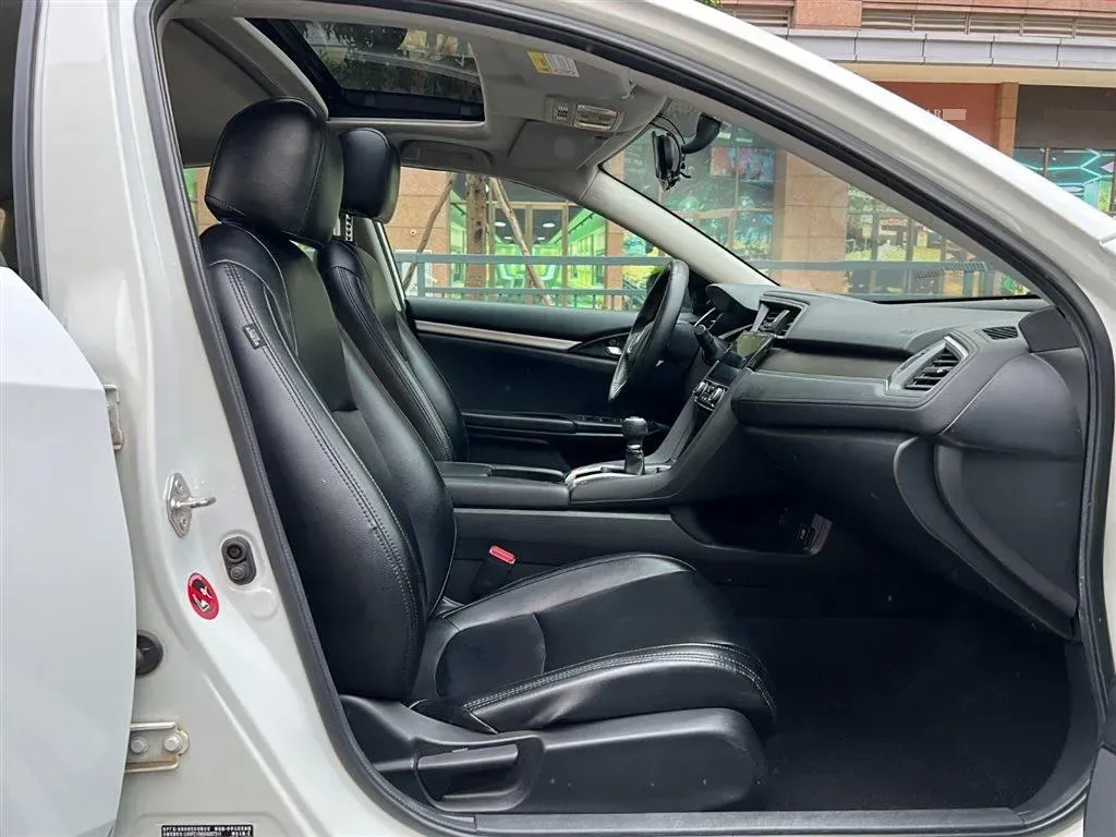 2016 Honda Civic 1.5T 177HP L4 6MT,autocango,china used car exporter,china ev exporter,chinese used car exporter,chinese used ev exporter