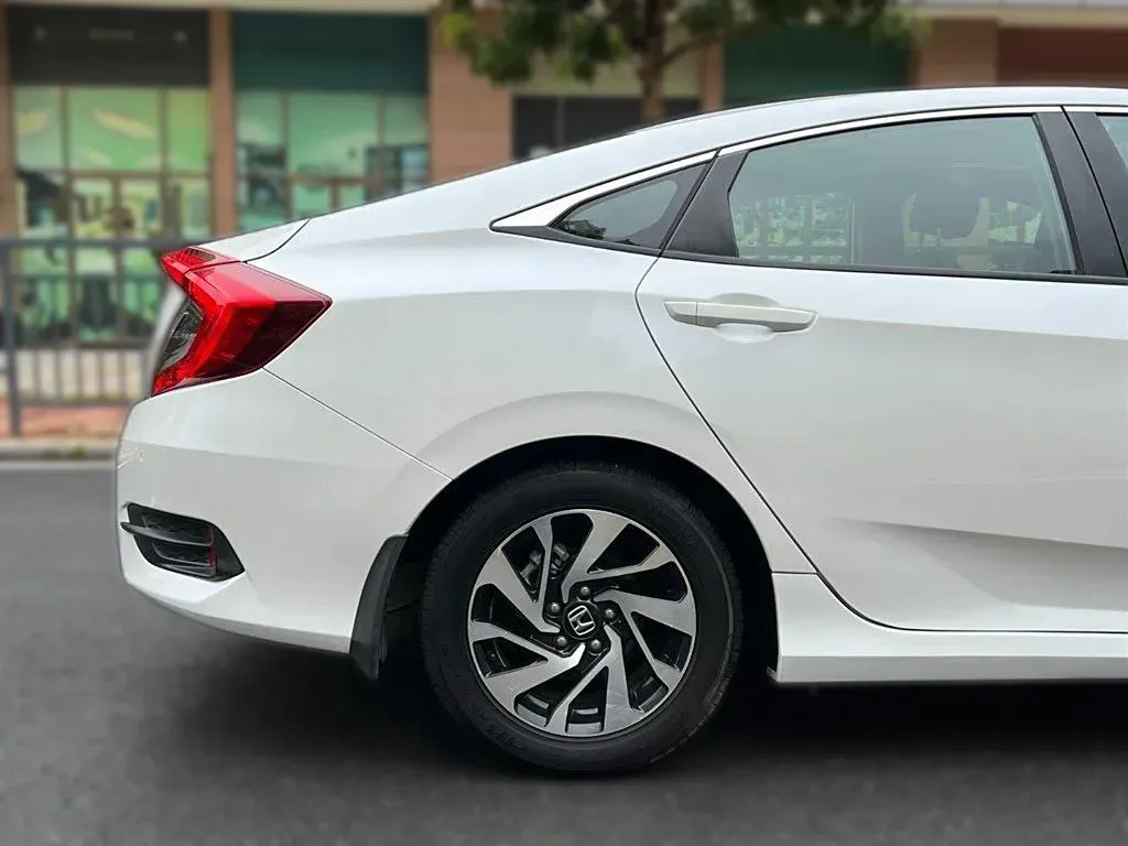 2016 Honda Civic 1.5T 177HP L4 6MT,autocango,china used car exporter,china ev exporter,chinese used car exporter,chinese used ev exporter