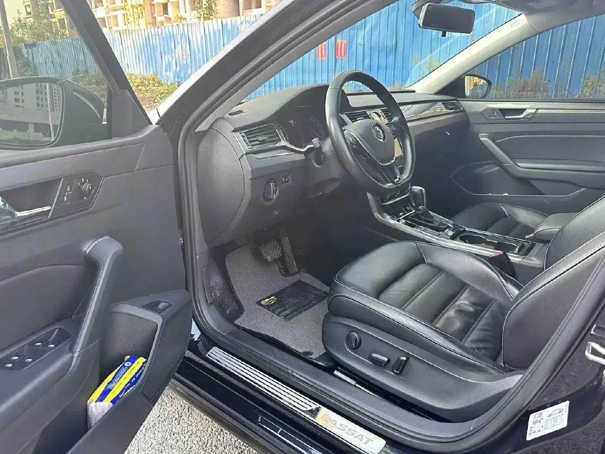 2017 Volkswagen Passat 1.8T 180HP L4 7DCT,autocango,china used car exporter,china ev exporter,chinese used car exporter,chinese used ev exporter