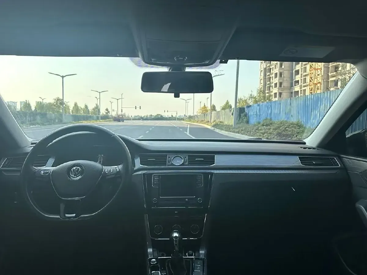 2017 Volkswagen Passat 1.8T 180HP L4 7DCT,autocango,china used car exporter,china ev exporter,chinese used car exporter,chinese used ev exporter