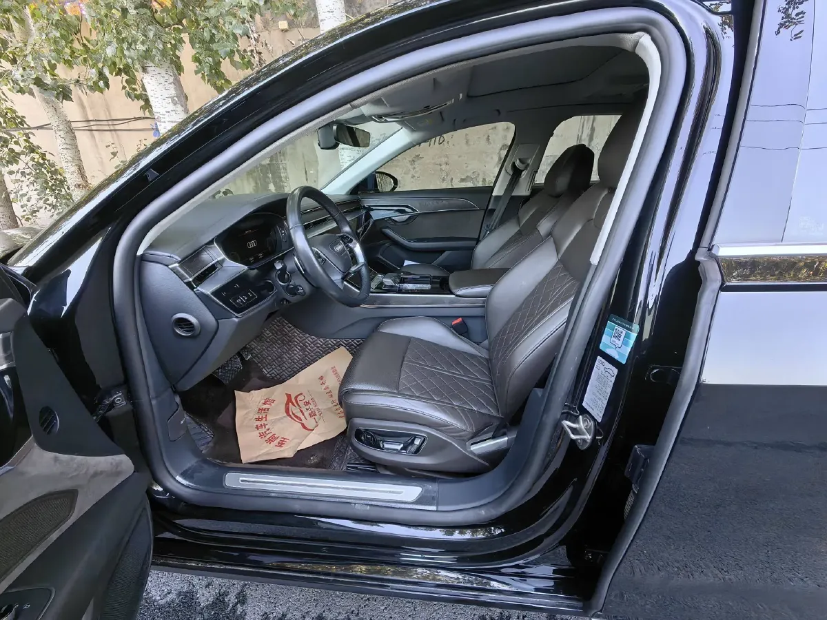 2021 Audi A8 3.0T 340HP V6 8AT,autocango,china used car exporter,china ev exporter,chinese used car exporter,chinese used ev exporter