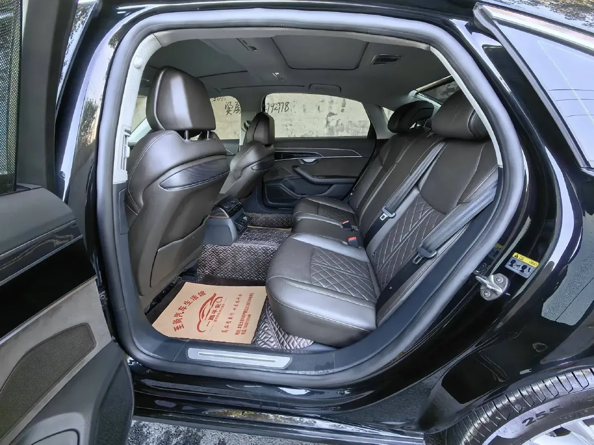 2021 Audi A8 3.0T 340HP V6 8AT,autocango,china used car exporter,china ev exporter,chinese used car exporter,chinese used ev exporter