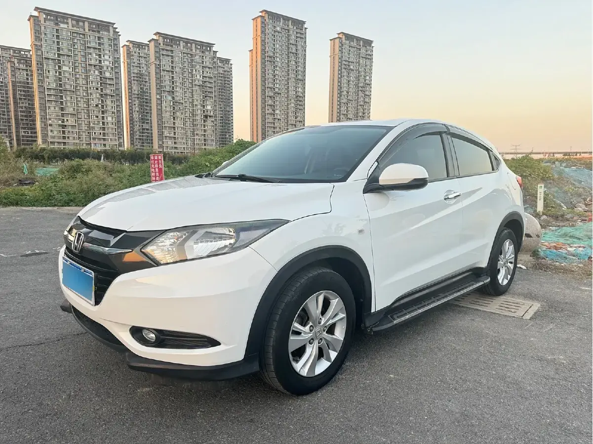 2015 Honda Vezel 1.5L 131HP L4 CVT