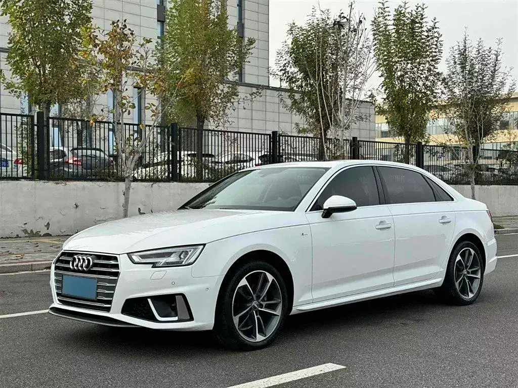 2018 Audi A4L 2.0T 190HP L4 7DCT