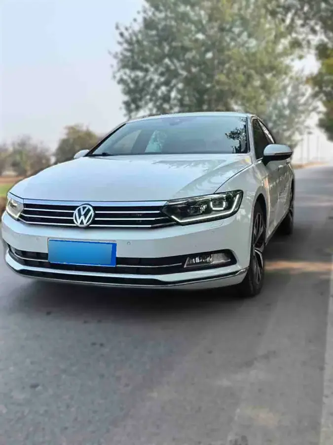 2017 Volkswagen Magotan 2.0T 220HP L4 7DCT