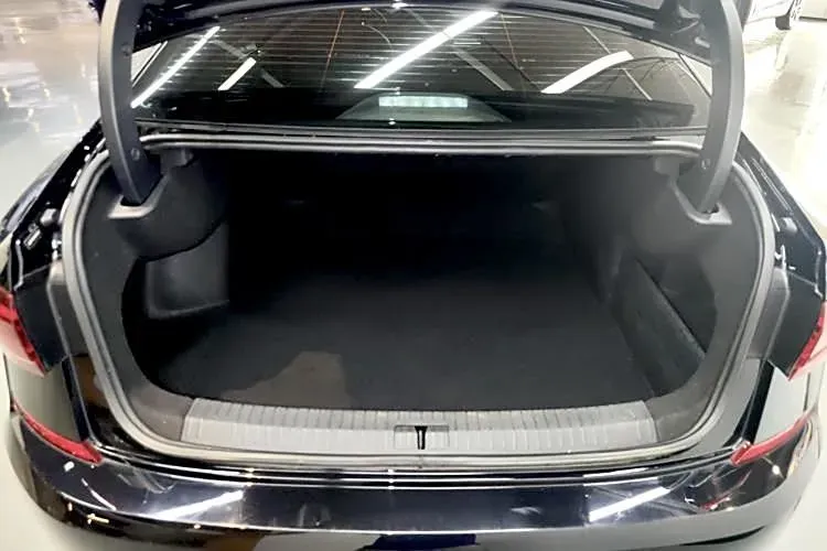 2022 Volkswagen Passat 2.0T 186HP L4 7DCT,autocango,china used car exporter,china ev exporter,chinese used car exporter,chinese used ev exporter