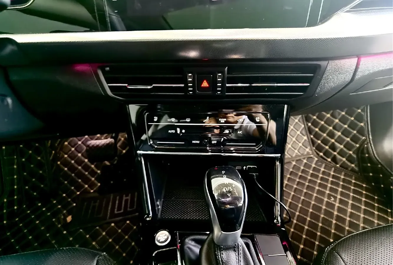 2022 Volkswagen Passat 2.0T 186HP L4 7DCT,autocango,china used car exporter,china ev exporter,chinese used car exporter,chinese used ev exporter