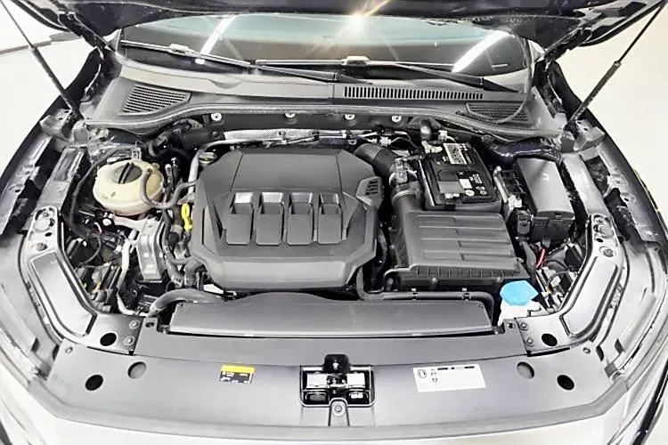 2022 Volkswagen Passat 2.0T 186HP L4 7DCT,autocango,china used car exporter,china ev exporter,chinese used car exporter,chinese used ev exporter