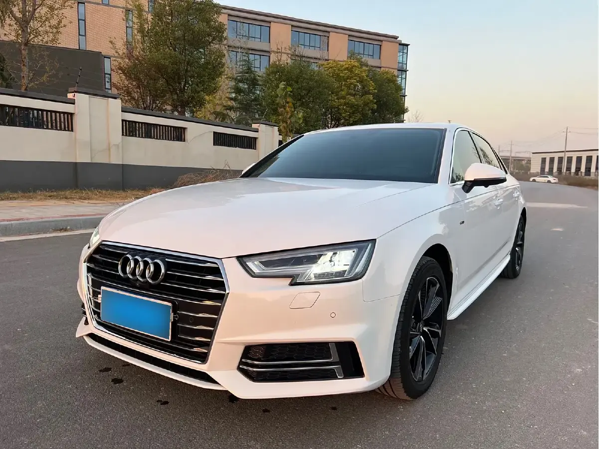 2019 Audi A4L 2.0T 190HP L4 7DCT
