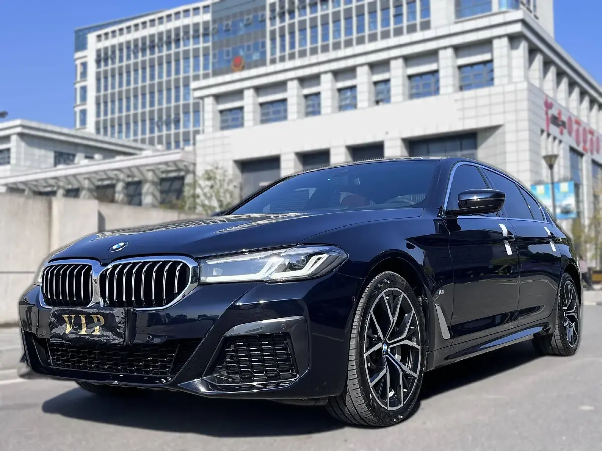 2022 BMW 5 Series 2.0T 252HP L4 8AT