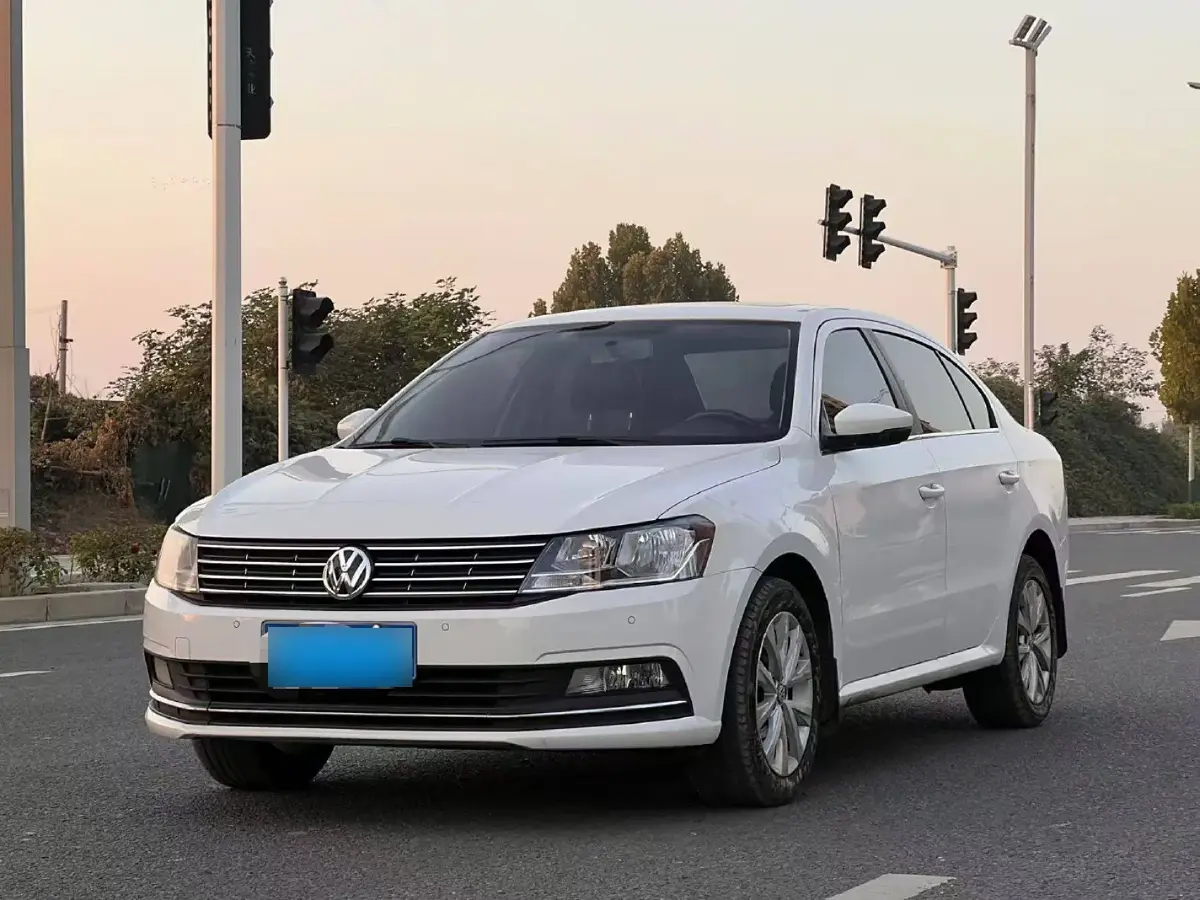 2015 Volkswagen Lavida 1.6L 110HP L4 6AT