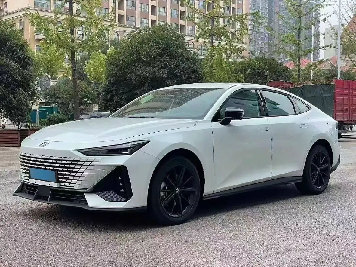 2022 ChangAn UNI-V 1.5T 188HP L4 7DCT