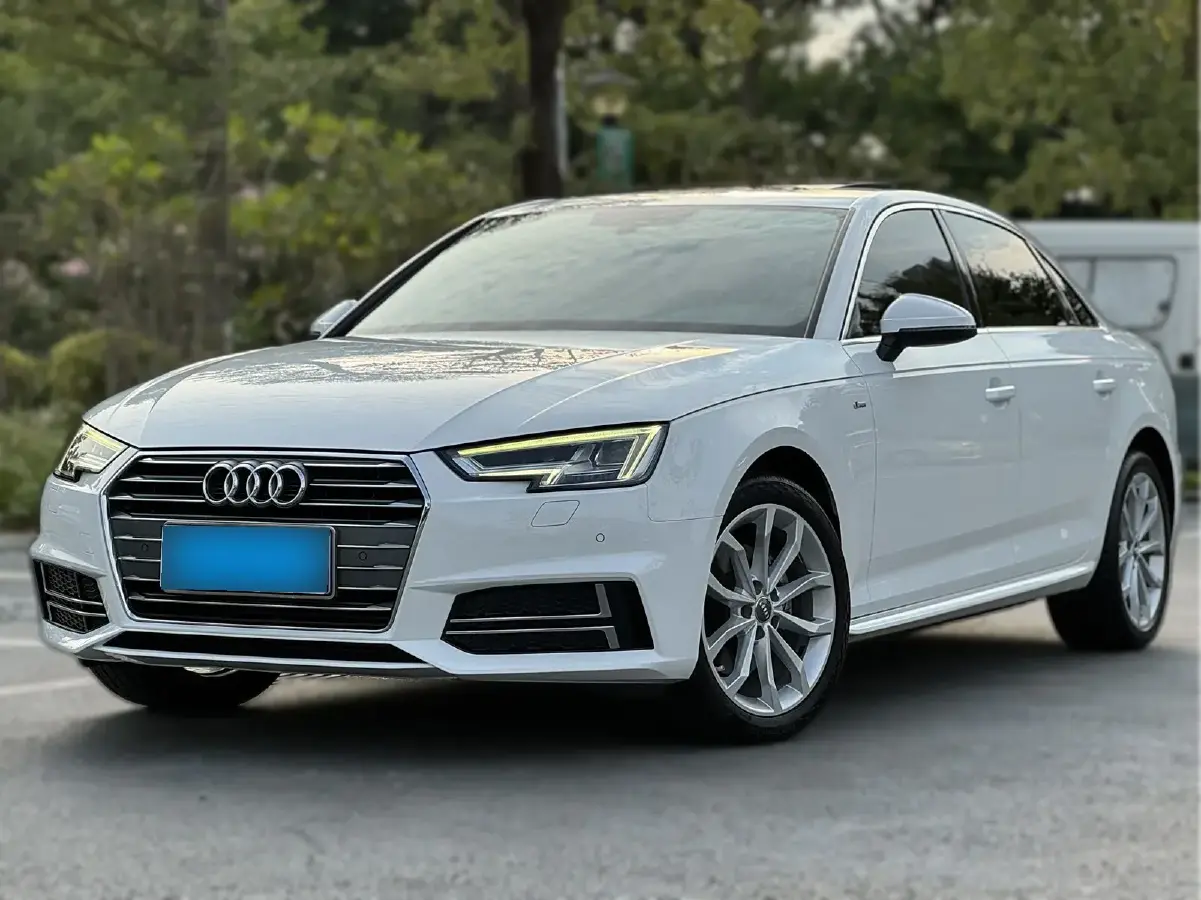 2018 Audi A4L 2.0T 190HP L4 7DCT
