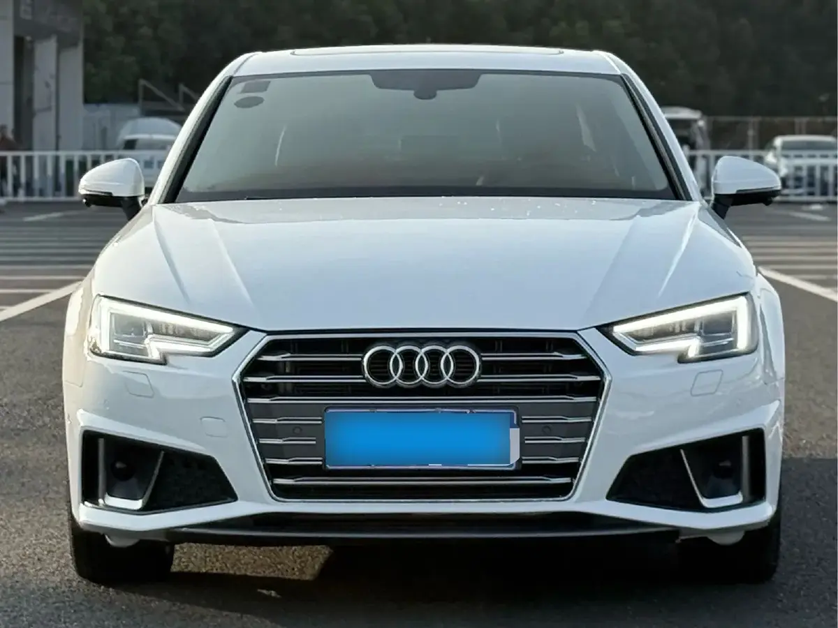 2019 Audi A4L 2.0T 190HP L4 7DCT
