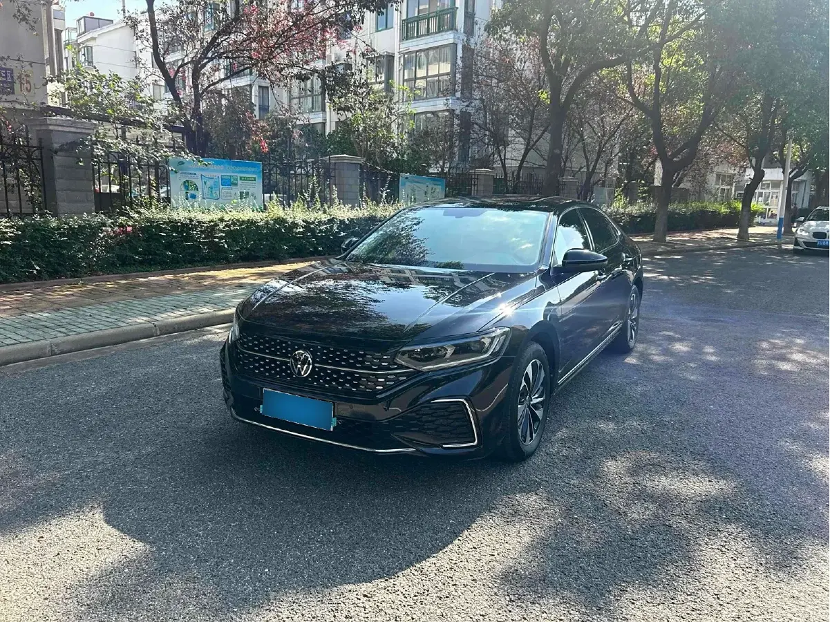 2022 Volkswagen Passat 2.0T 186HP L4 7DCT