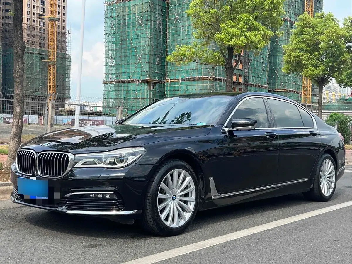 2016 BMW 7 Series 3.0T 326HP L6 8AT