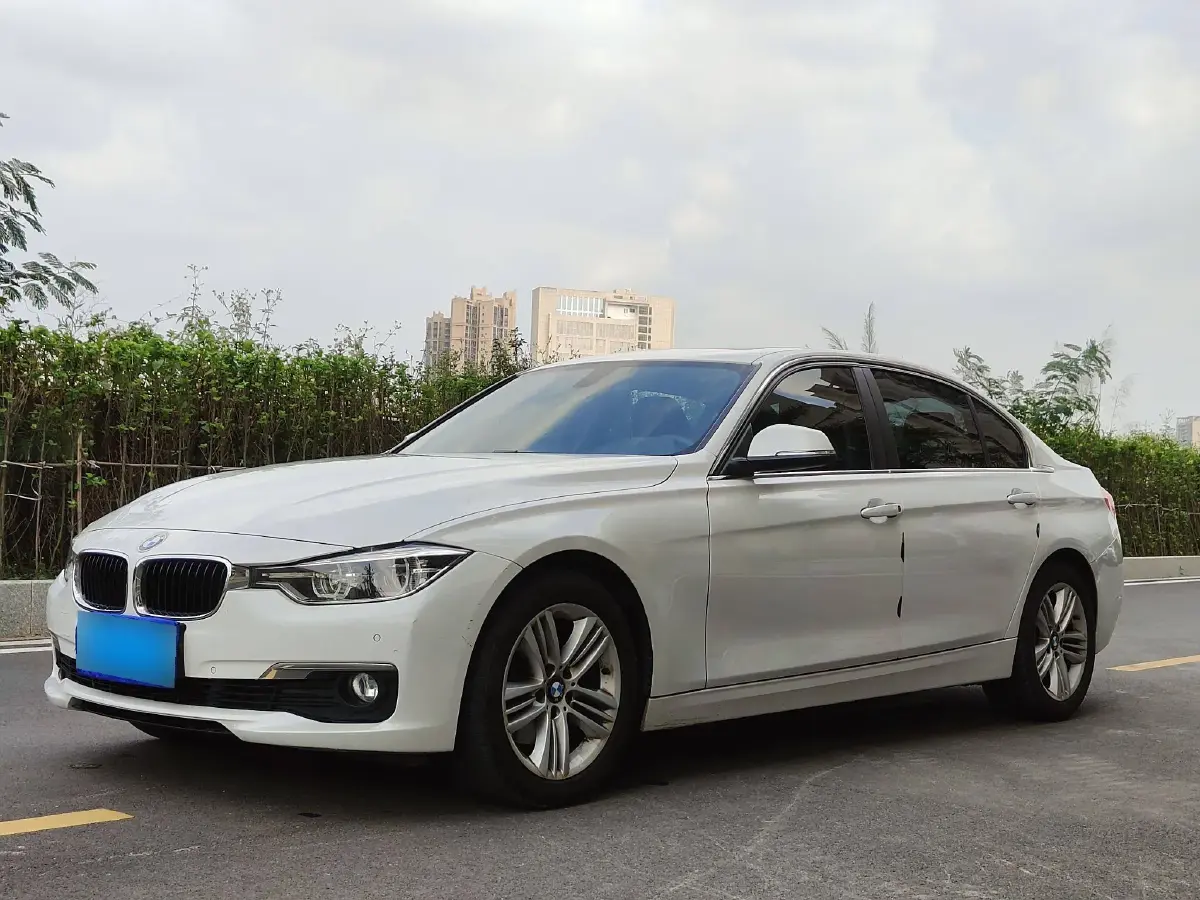 2016 BMW 3 Series 2.0T 184HP L4 8AT