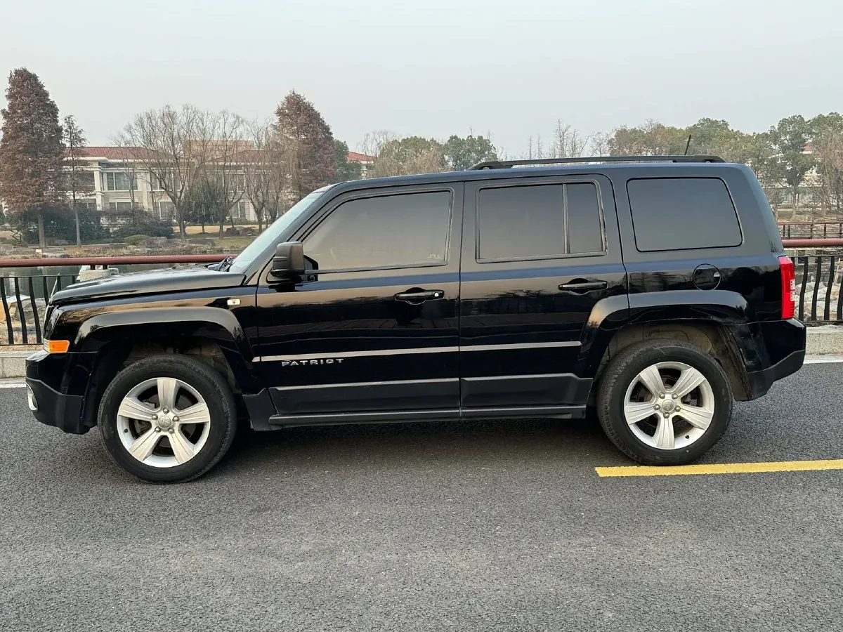 2014 Jeep Patriot 2.4L 170HP L4 6AT,autocango,china used car exporter,china ev exporter,chinese used car exporter,chinese used ev exporter