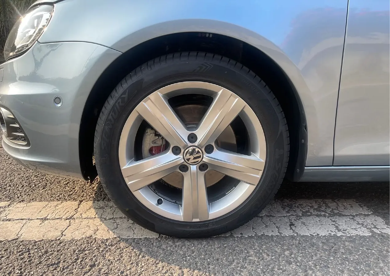 2011 Volkswagen Eos 2.0T 211HP L4 6DCT,autocango,china used car exporter,china ev exporter,chinese used car exporter,chinese used ev exporter