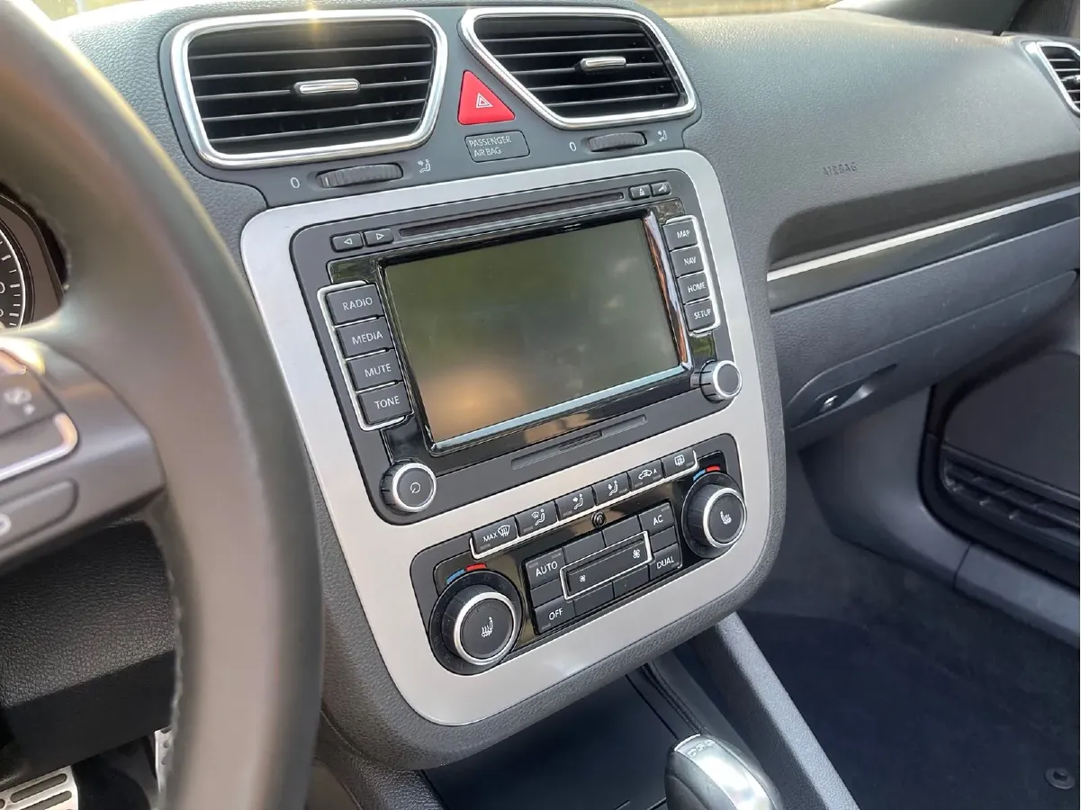 2011 Volkswagen Eos 2.0T 211HP L4 6DCT,autocango,china used car exporter,china ev exporter,chinese used car exporter,chinese used ev exporter