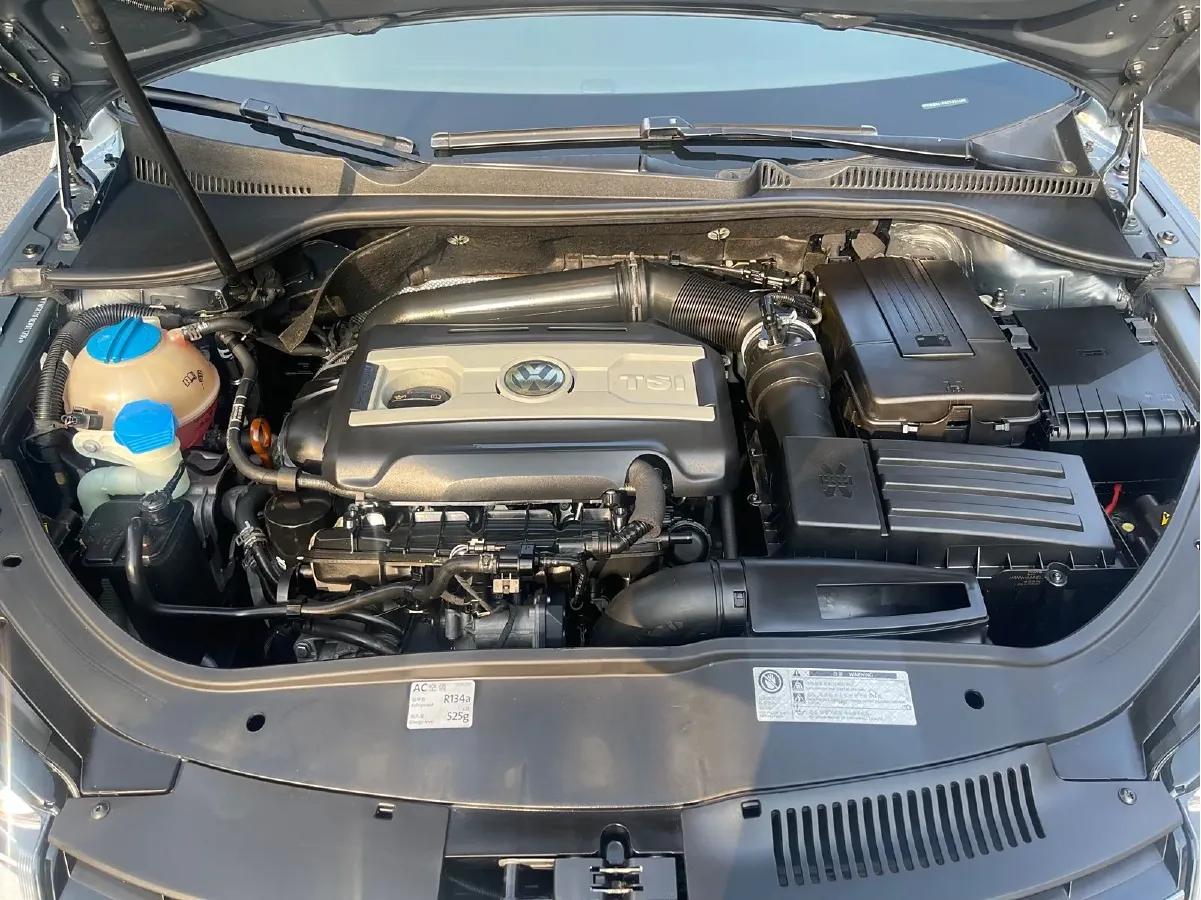 2011 Volkswagen Eos 2.0T 211HP L4 6DCT,autocango,china used car exporter,china ev exporter,chinese used car exporter,chinese used ev exporter