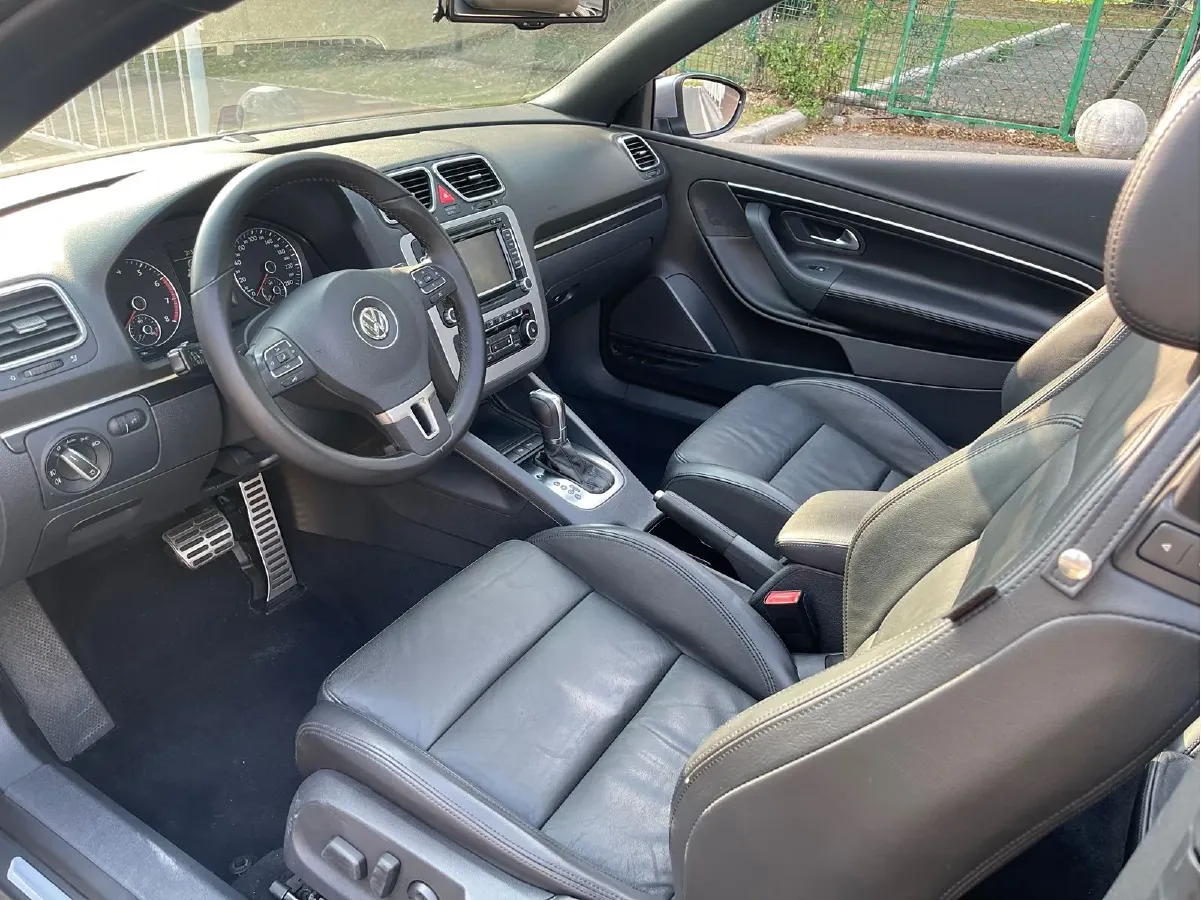 2011 Volkswagen Eos 2.0T 211HP L4 6DCT,autocango,china used car exporter,china ev exporter,chinese used car exporter,chinese used ev exporter