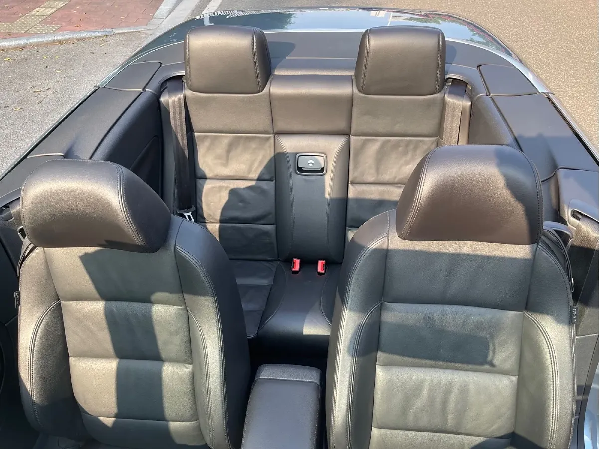 2011 Volkswagen Eos 2.0T 211HP L4 6DCT,autocango,china used car exporter,china ev exporter,chinese used car exporter,chinese used ev exporter