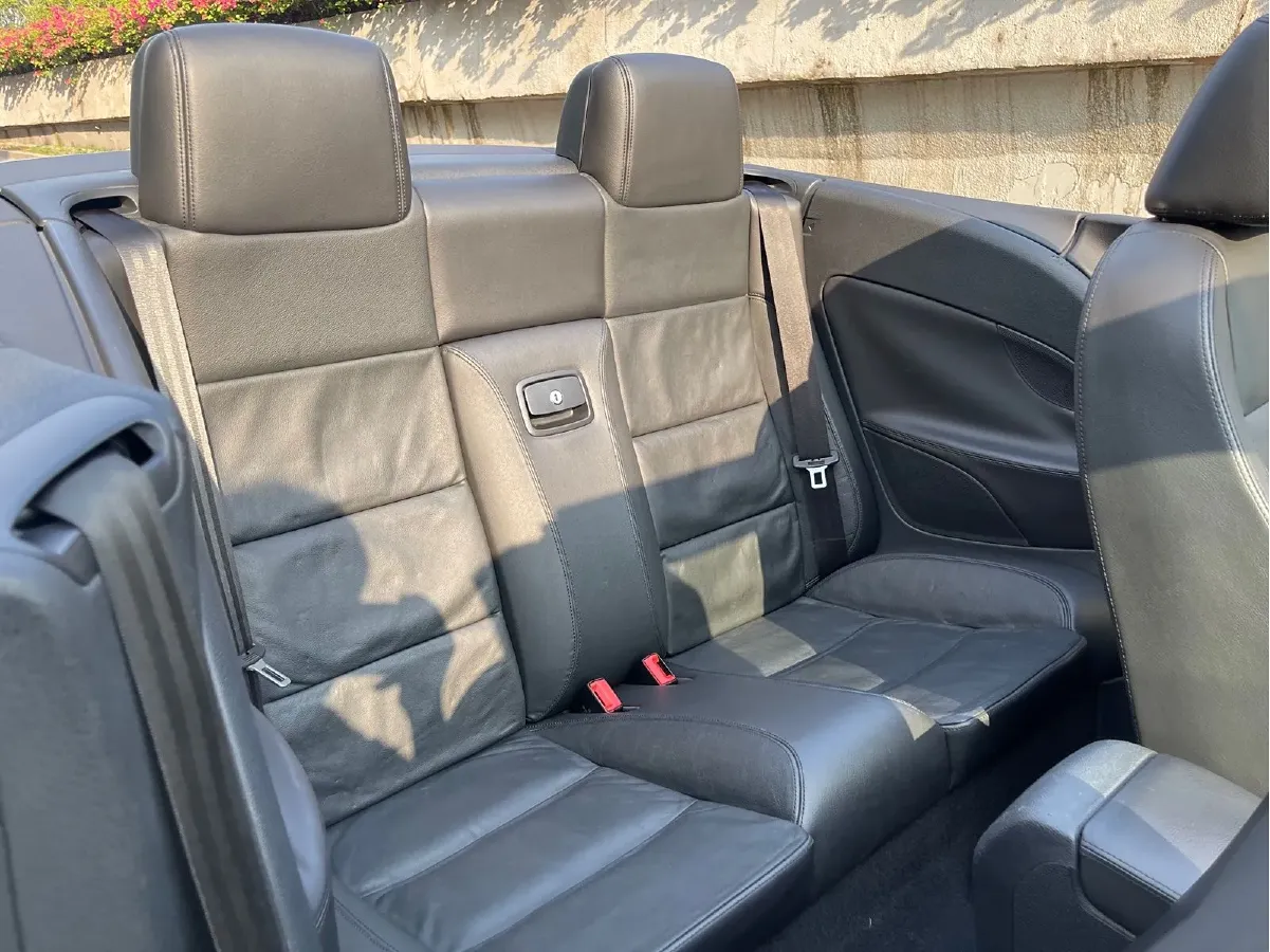 2011 Volkswagen Eos 2.0T 211HP L4 6DCT,autocango,china used car exporter,china ev exporter,chinese used car exporter,chinese used ev exporter