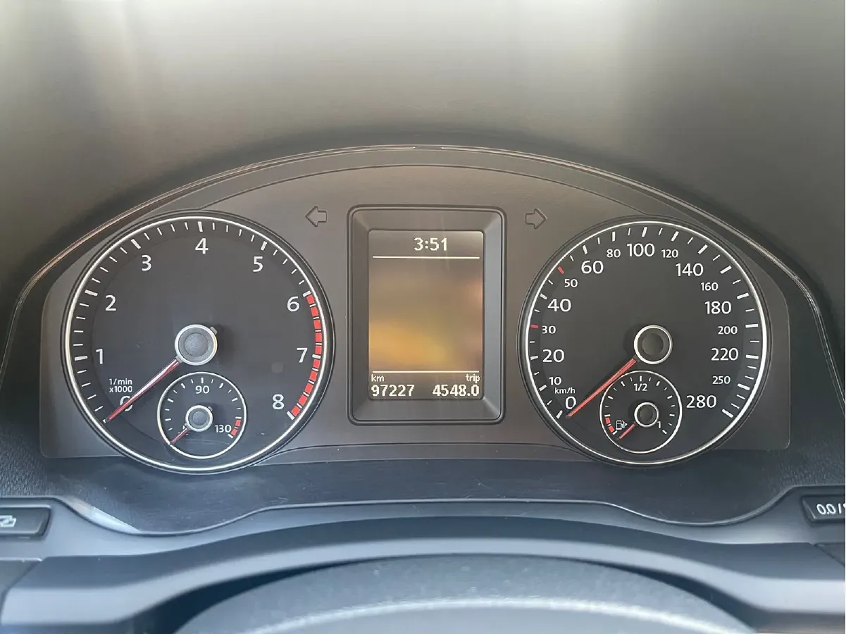 2011 Volkswagen Eos 2.0T 211HP L4 6DCT,autocango,china used car exporter,china ev exporter,chinese used car exporter,chinese used ev exporter