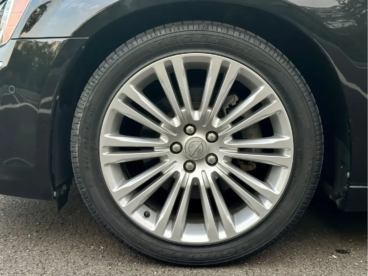 2014 Chrysler 300C 3.0L 234HP V6 8AT,autocango,china used car exporter,china ev exporter,chinese used car exporter,chinese used ev exporter