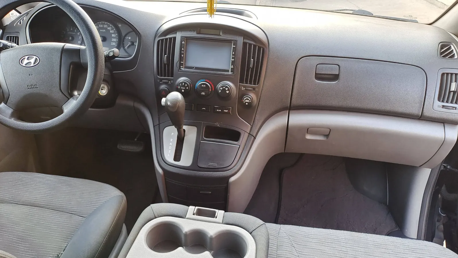 2011 Hyundai H-1 Wagon 2.4L 173HP L4 4AT,autocango,china used car exporter,china ev exporter,chinese used car exporter,chinese used ev exporter