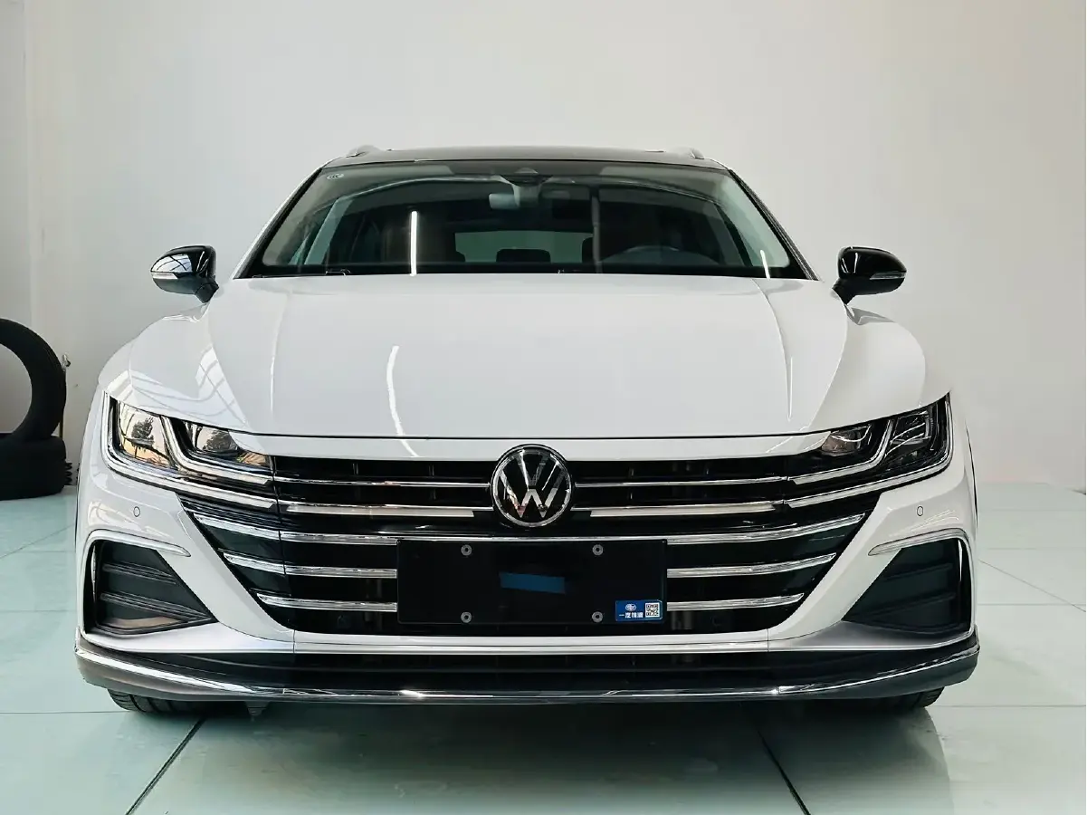 2023 Volkswagen CC 2.0T 220HP L4 7DCT