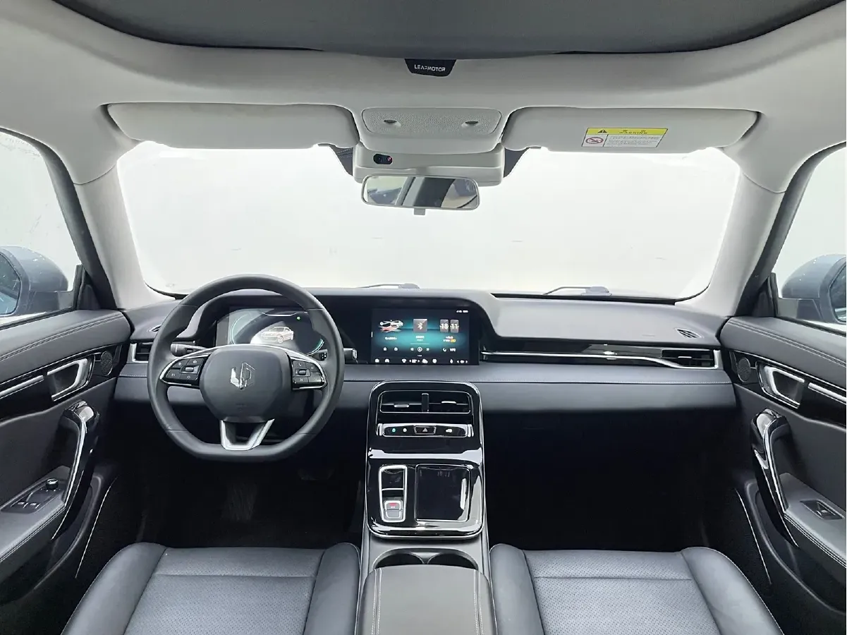 2019 Leapmotor S01 BEV 35.6KWH,autocango,china used car exporter,china ev exporter,chinese used car exporter,chinese used ev exporter