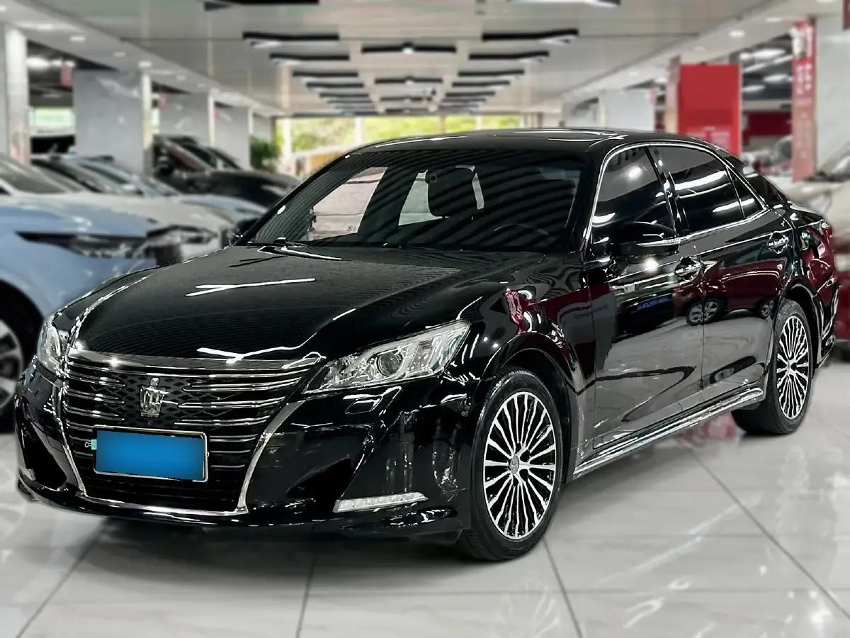 2018 Toyota Crown 2.0T 235HP L4 8AT