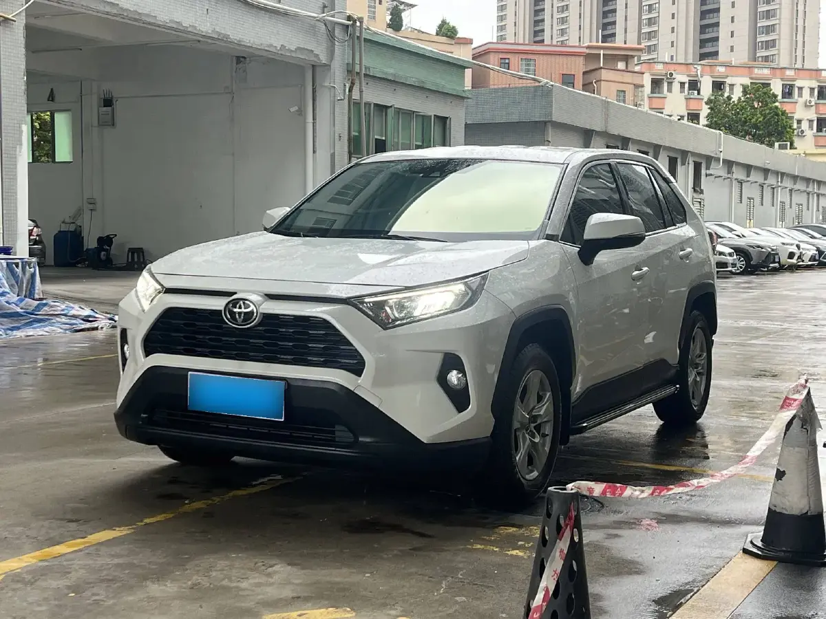 2020 Toyota RAV4 2.0L 171HP L4 CVT