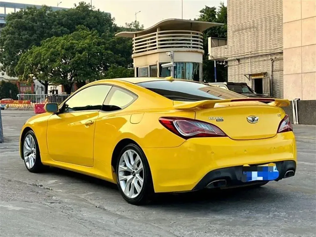 2012 Hyundai Rohens-Coupe 2.0T 260HP L4 8AT,autocango,china used car exporter,china ev exporter,chinese used car exporter,chinese used ev exporter