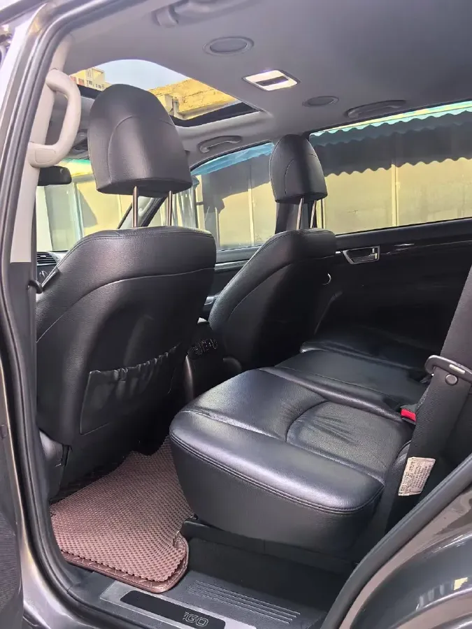 2015 Kia Borrego 3.8L 275HP V6 5AT,autocango,china used car exporter,china ev exporter,chinese used car exporter,chinese used ev exporter