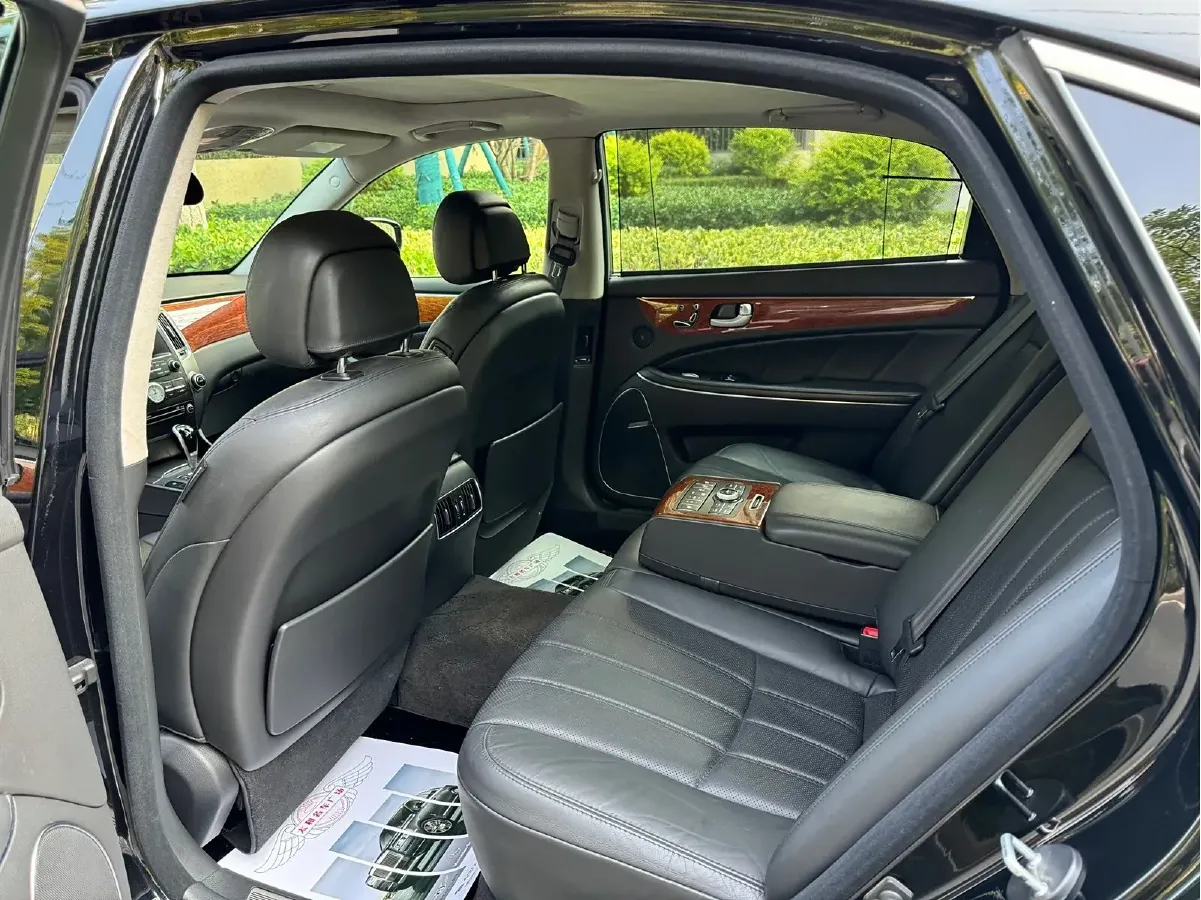 2012 Hyundai Equus 5.0L 430HP V8 8AT,autocango,china used car exporter,china ev exporter,chinese used car exporter,chinese used ev exporter